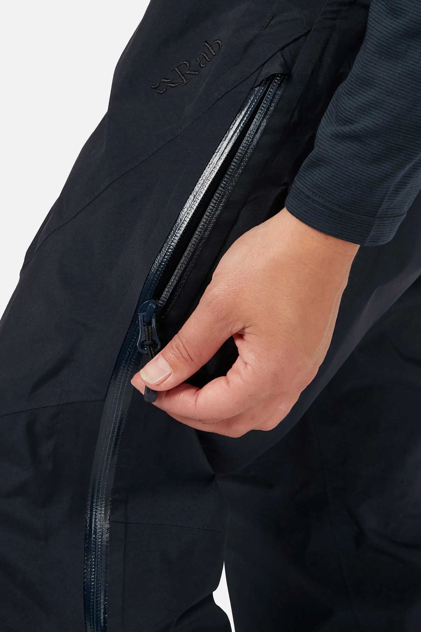 womens_ladakh_paclite_plus_pants_qwh_58_bel_10_model_detail_03