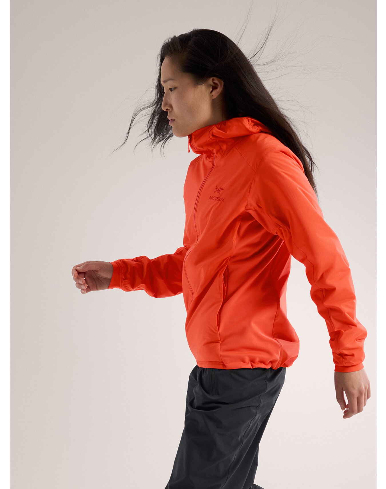 F24-X000006780-Atom-Hoody-Solaris-Women-s-Side-View