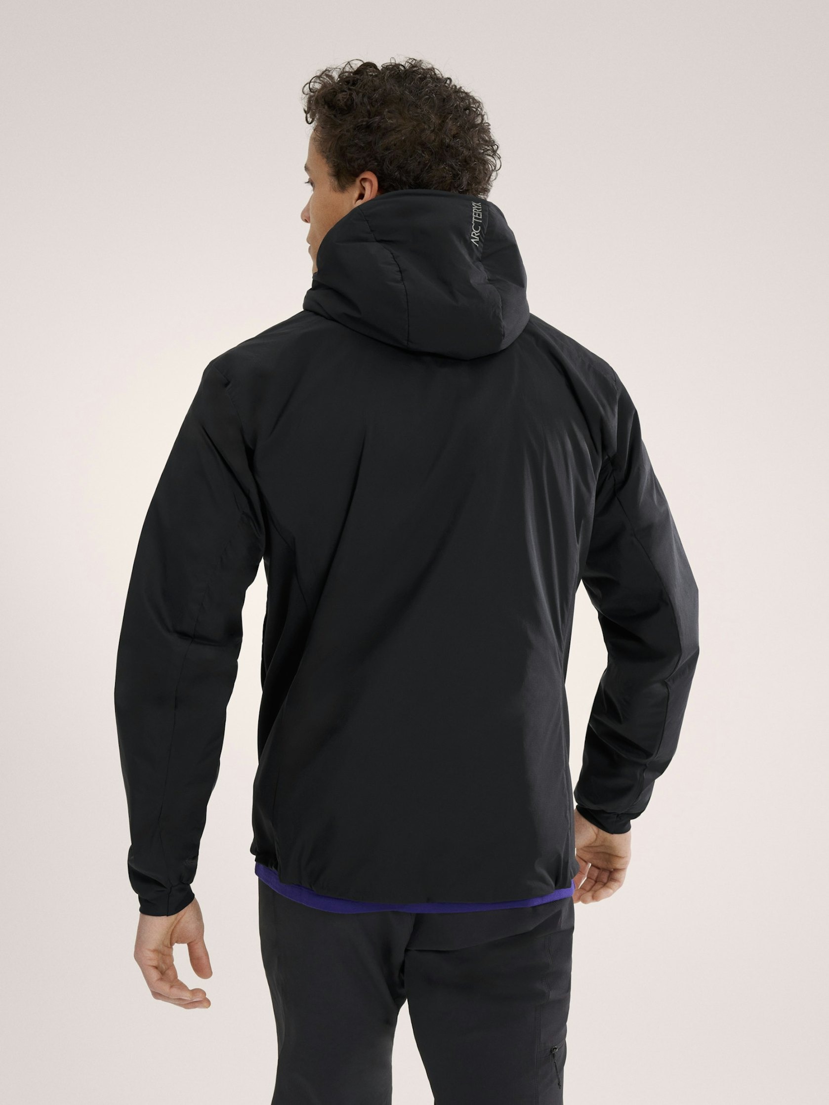 S25-X000009556-Atom-Hoody-Black (2)