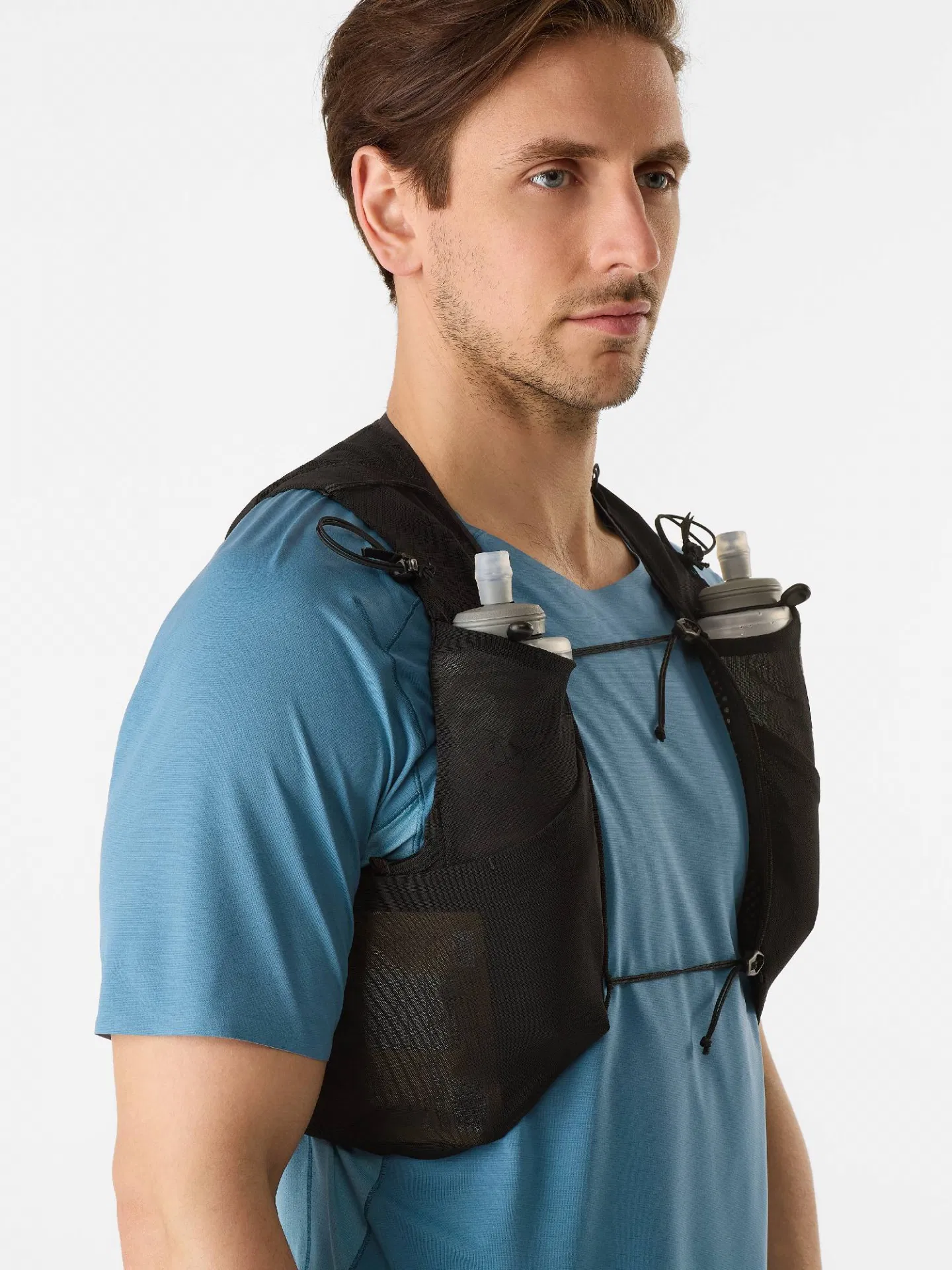 SS23_X000007164_002291_Norvan 7 Vest_Black_Men_M_Front-Pockets_1920x1920