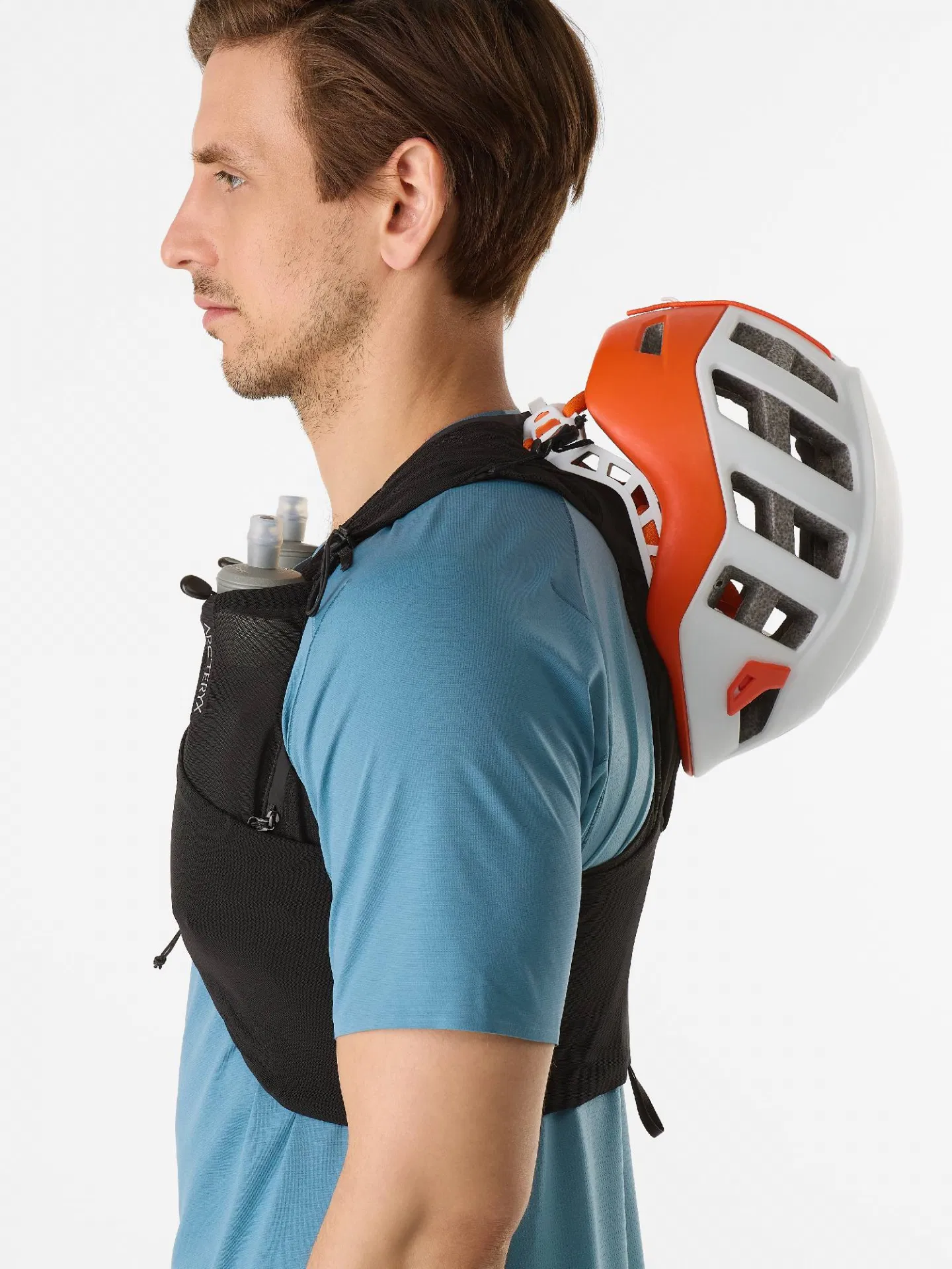 SS23_X000007164_002291_Norvan 7 Vest_Black_Men_M_Helmet-Carry_1920x1920