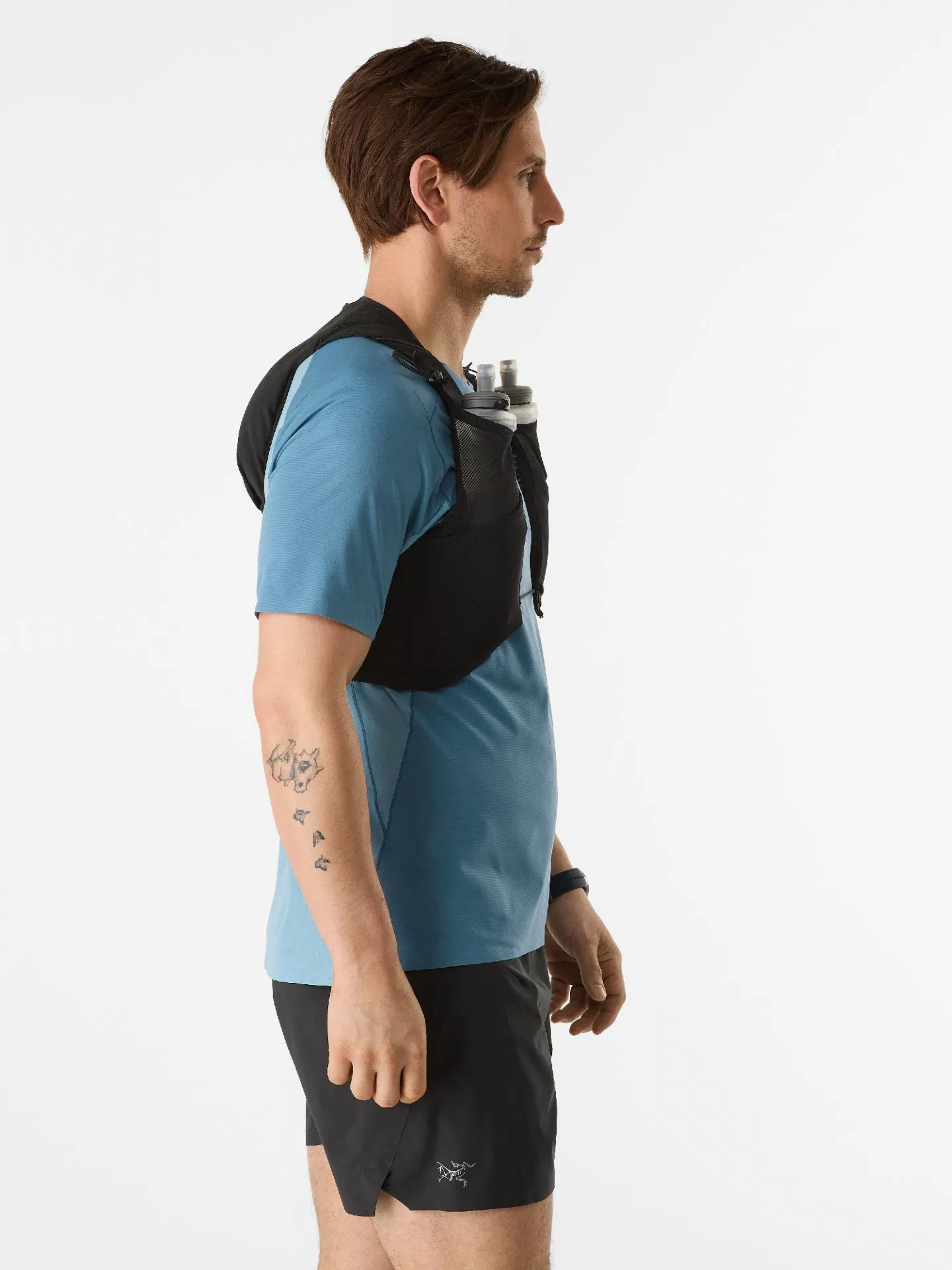 SS23_X000007164_002291_Norvan 7 Vest_Black_Men_M_Side-View-Right_1920x1920
