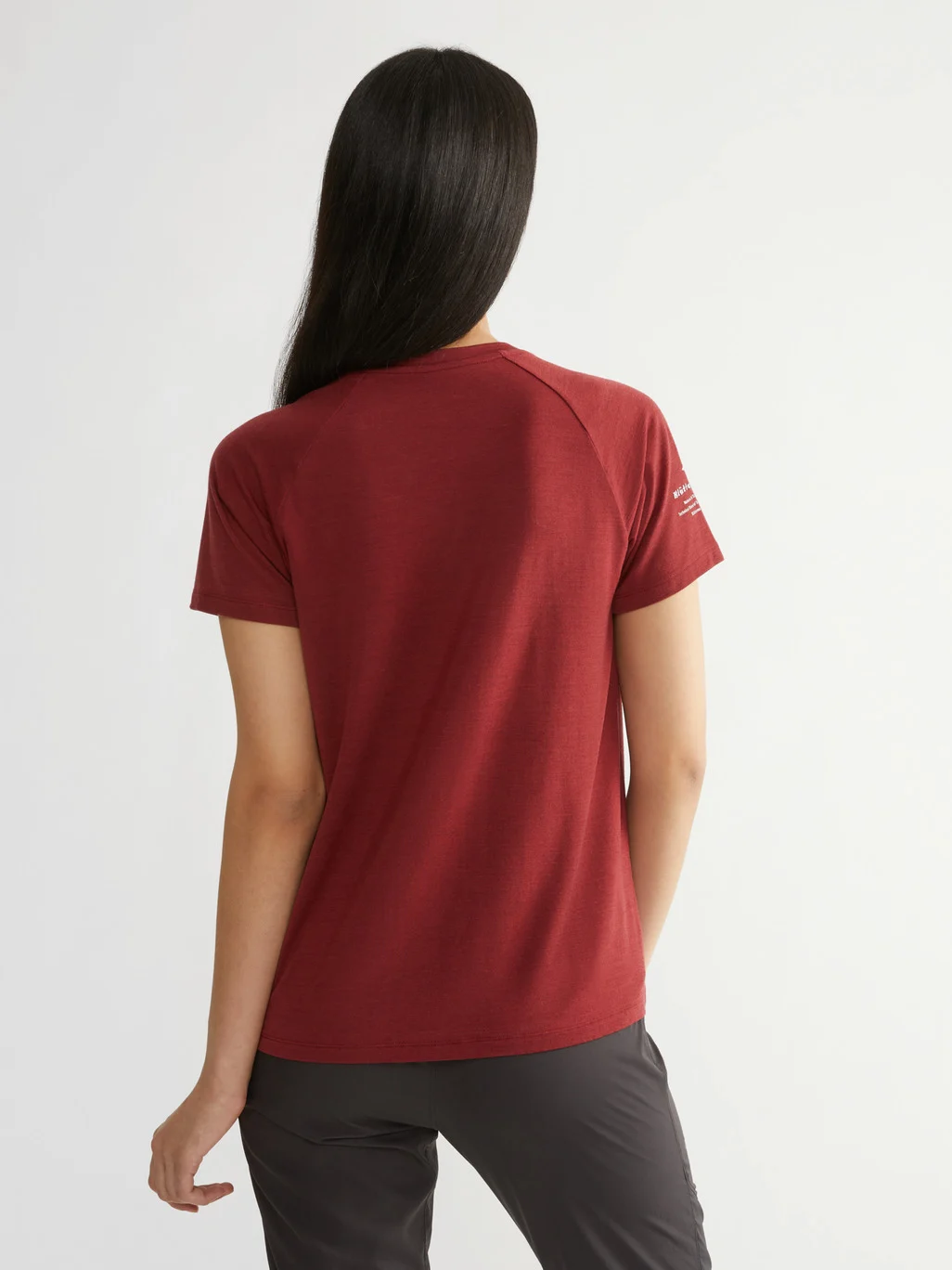 972_KEtFsicyuEAe2FQut2GA_20635w01_fafne_ss_tee_ws_dark_russet_013-full