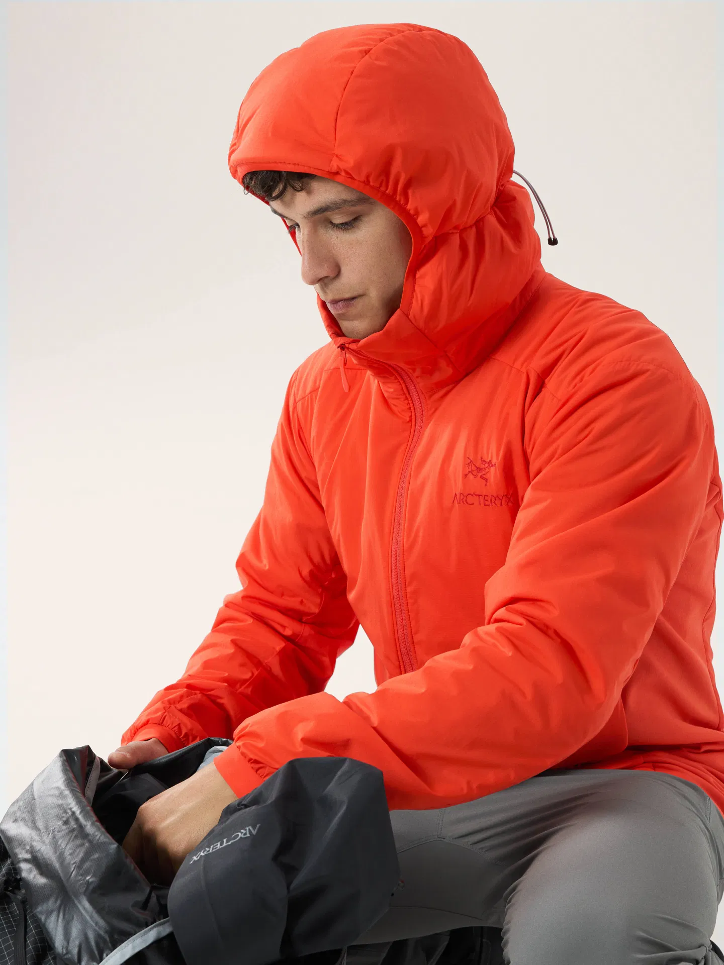 F24_X000007487_021318_Atom_Hoody_Solaris_Men_M_Hood_1920x1920