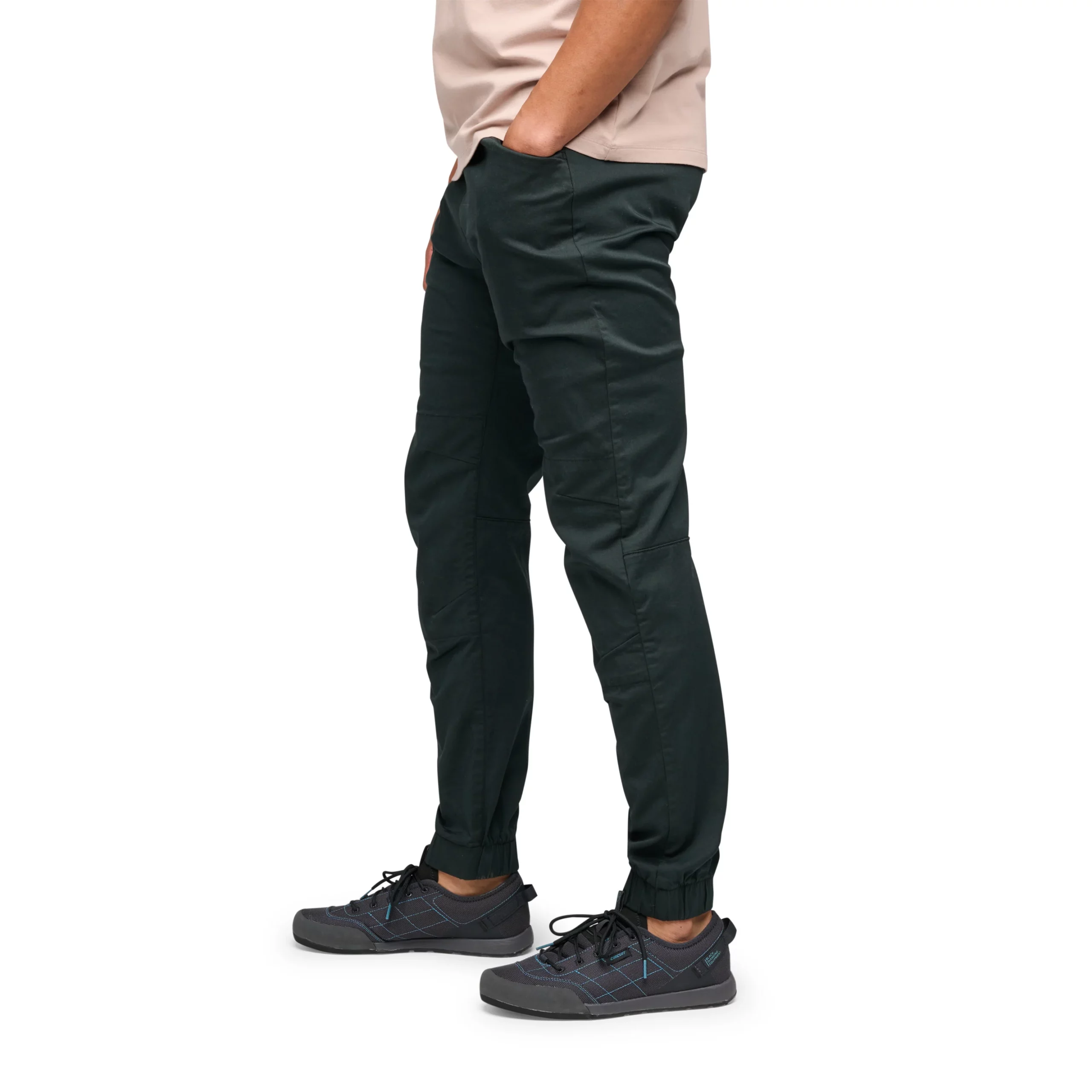 751125_0002_M_NOTION_PANTS_Black_03_3c2e0e42-14ad-41f6-a873-86c1bd848847