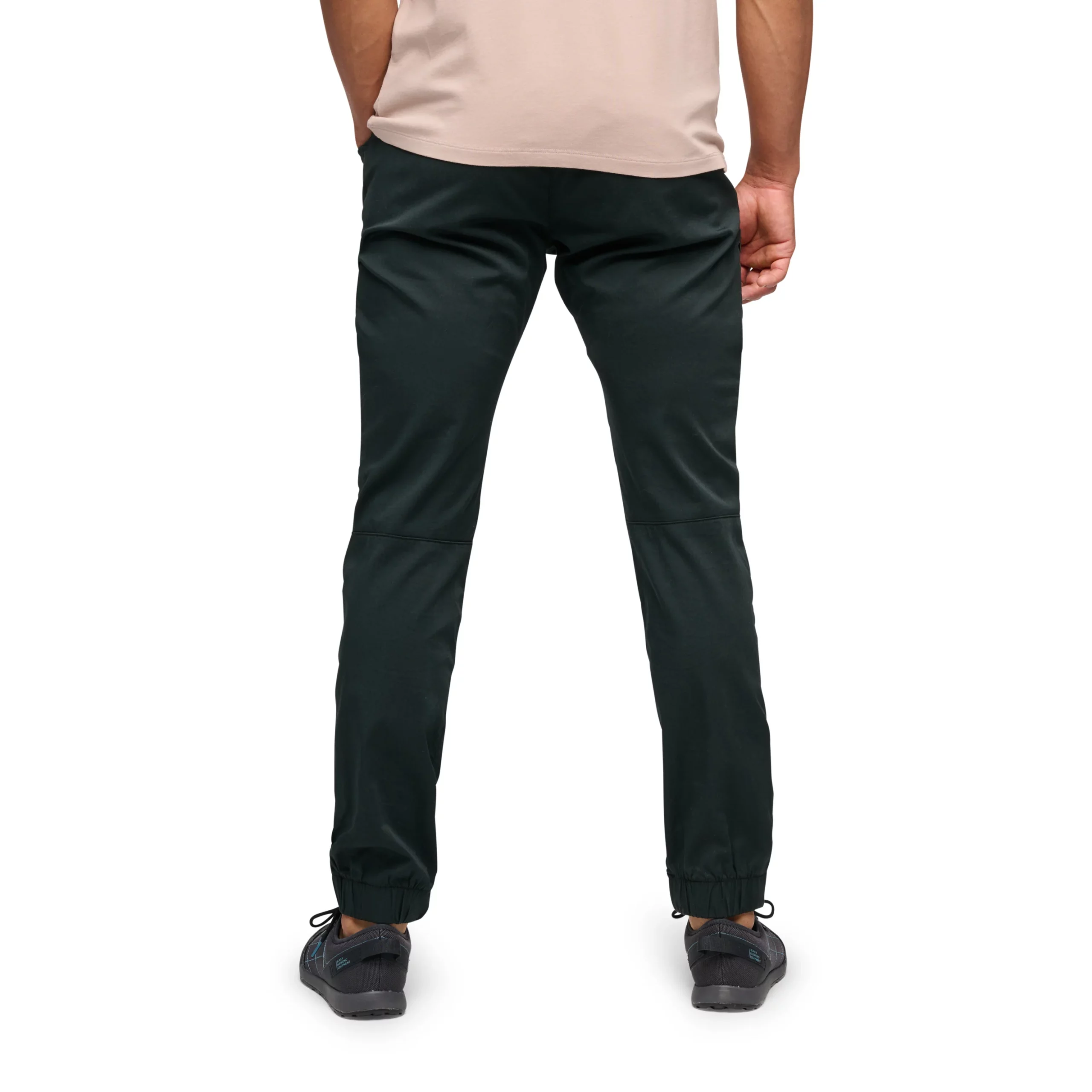 751125_0002_M_NOTION_PANTS_Black_04_2963c30d-3c08-4f0a-8d29-b72fc99b474a