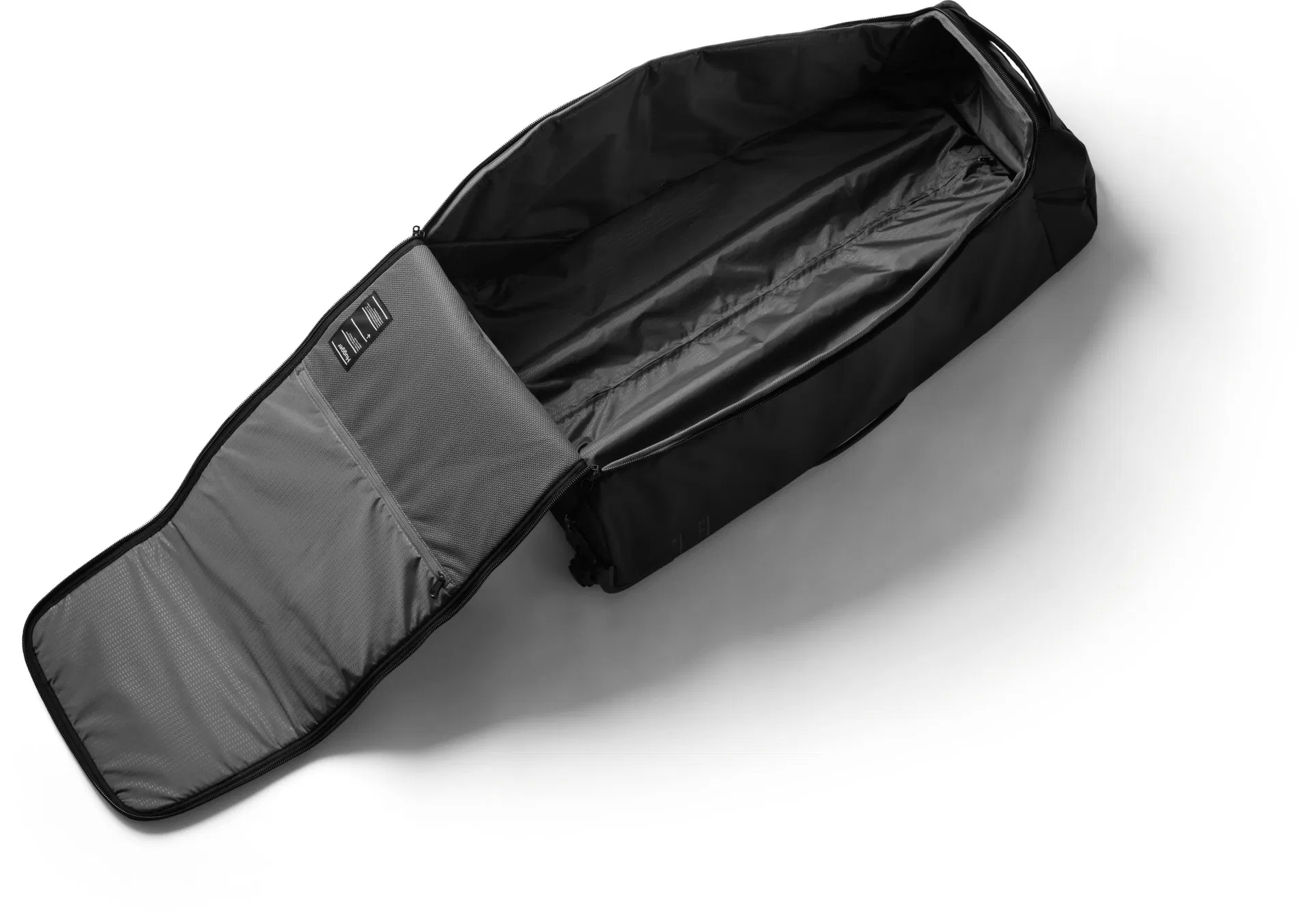 hugger_roller_90L_pack_01_1920x1920