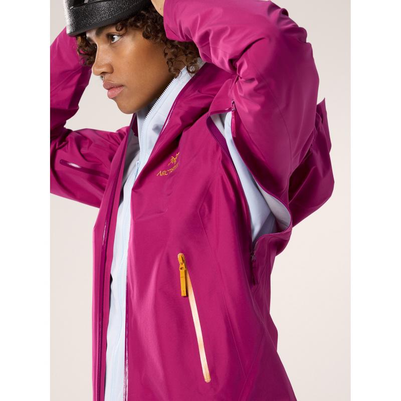 ArcTeryx Arcteryx Beta LT Jacket Womens Amaranthus-Edziza X000007239 Platou Sport 3