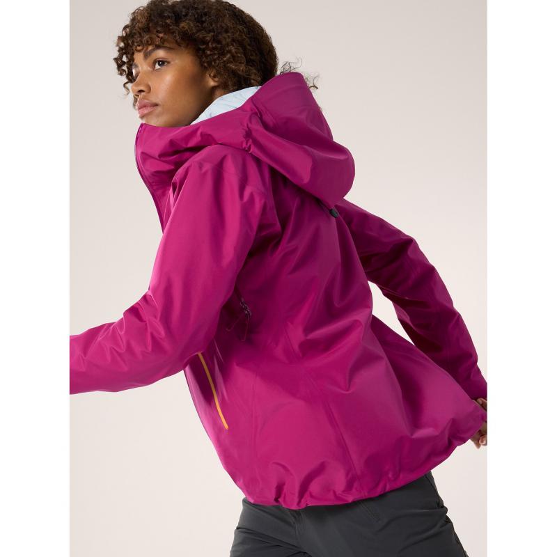 ArcTeryx Arcteryx Beta LT Jacket Womens Amaranthus-Edziza X000007239 Platou Sport 5