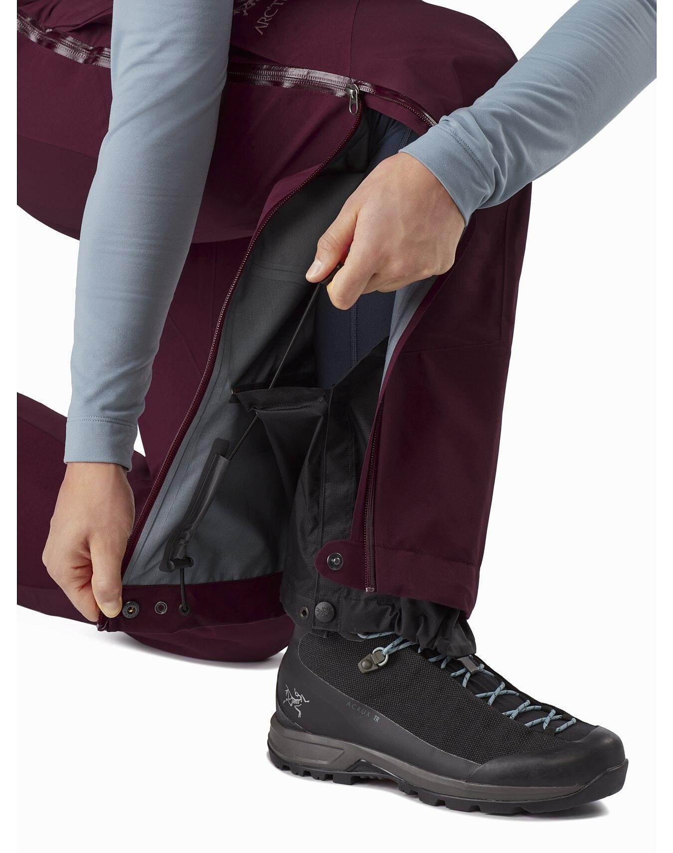 ArcTeryx Arcteryx Beta SV Bib Womens Black 25861 Platou Sport 6