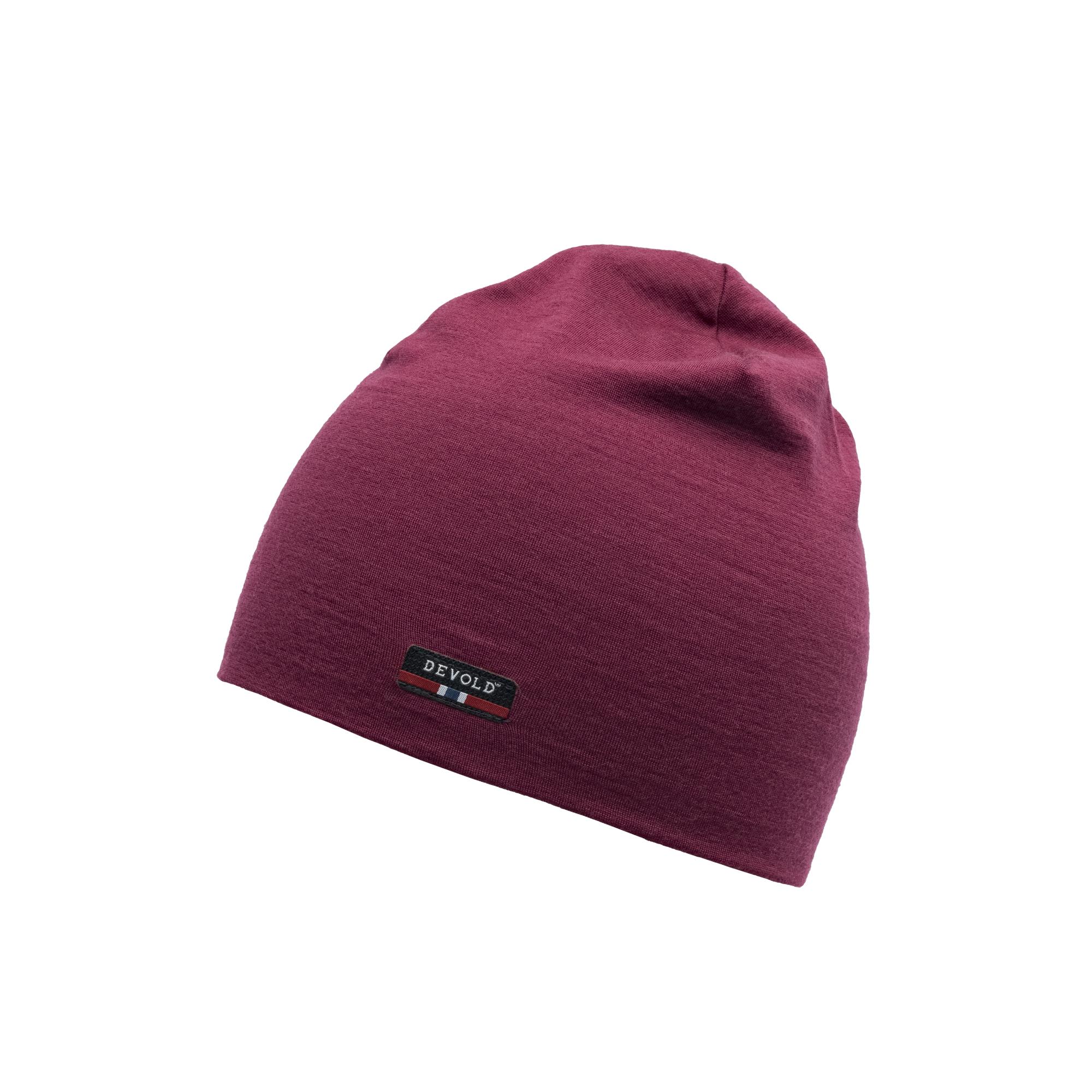 Devold Devold Breeze Merino 150 Beanie Beetroot GO 180 900 A Platou Sport 1