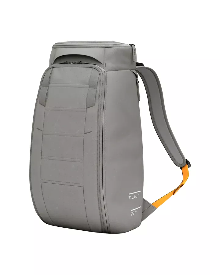 Douchebags DB Hugger Backpack 25L Sand Grey 1000175009001 Platou Sport 1