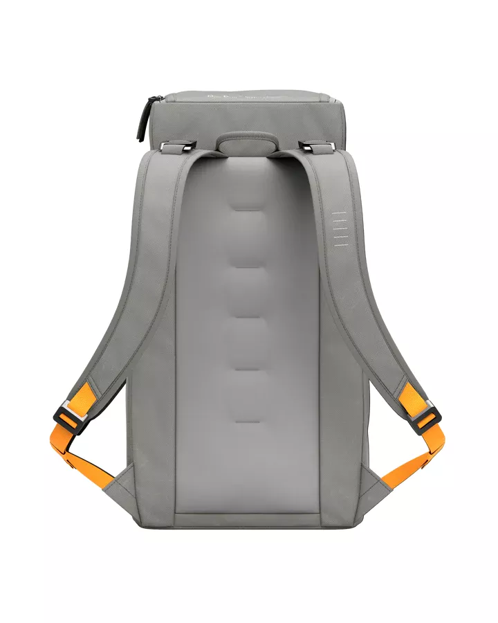Douchebags DB Hugger Backpack 25L Sand Grey 1000175009001 Platou Sport 2