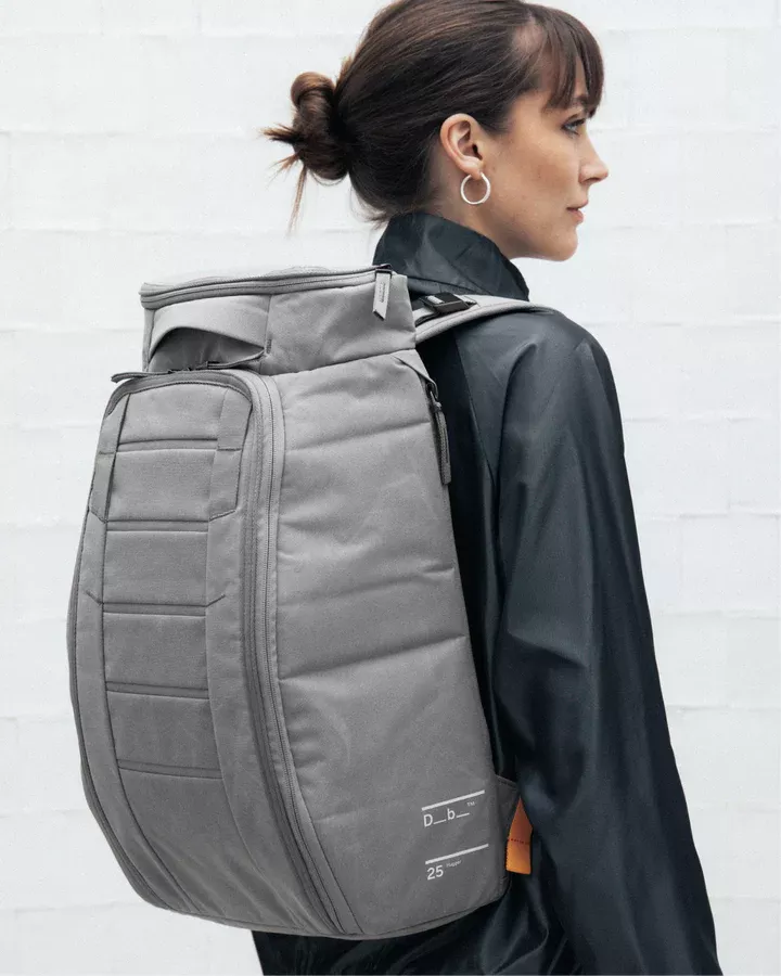Douchebags DB Hugger Backpack 25L Sand Grey 1000175009001 Platou Sport 4