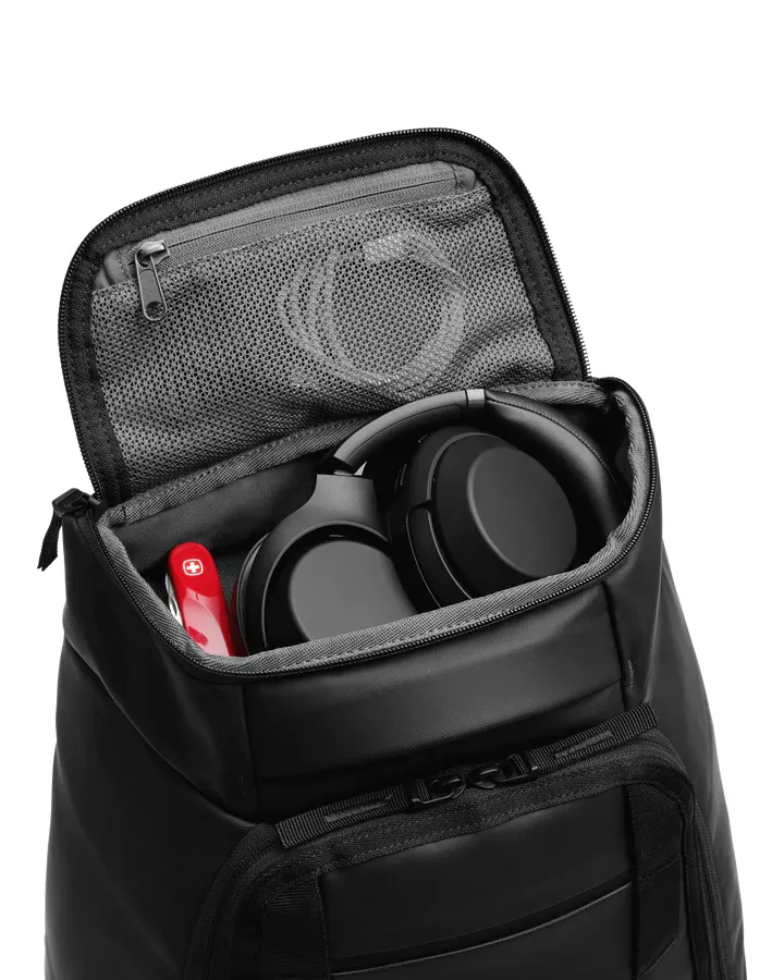 Douchebags DB Hugger Backpack 30L Black Out 1000176004901 Platou Sport 5