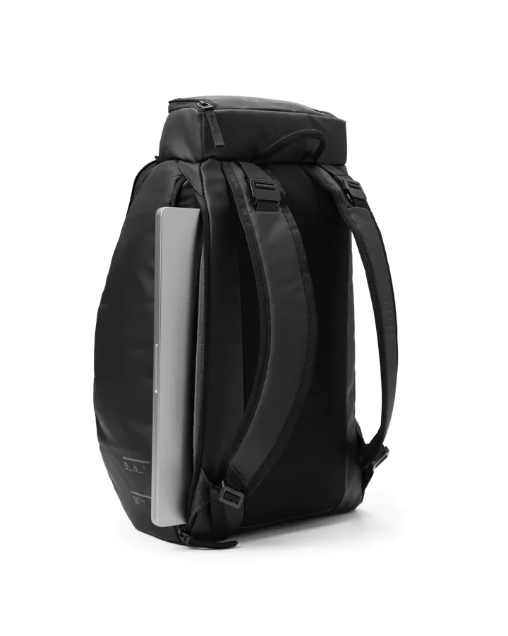 Douchebags DB Hugger Backpack 30L Black Out 1000176004901 Platou Sport 6