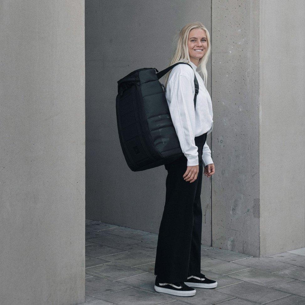 Douchebags DB Hugger Backpack 30L Black Out 136-2E01 Platou Sport 5