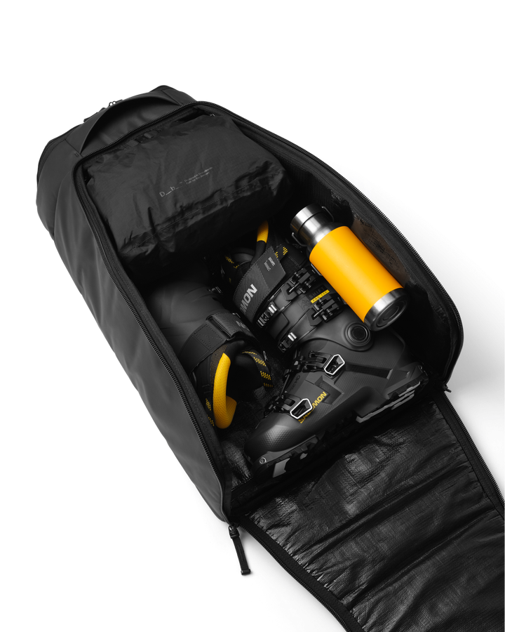 Douchebags DB Hugger Bootpack 45L Black Out 1000265004901 Platou Sport 3